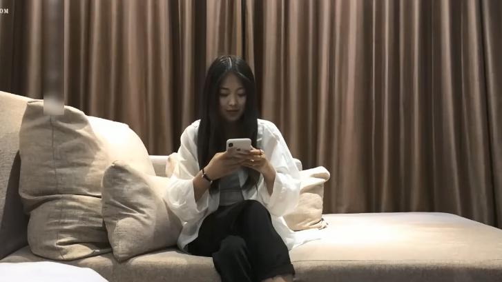 phím sex viet Chơi trò "sự thật hay thử thách", cô bạn gái bị bắn tinh đầy lồn